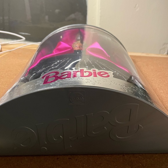 1998 Happy Holidays Barbie in box, great condition! - Picture 4 of 6